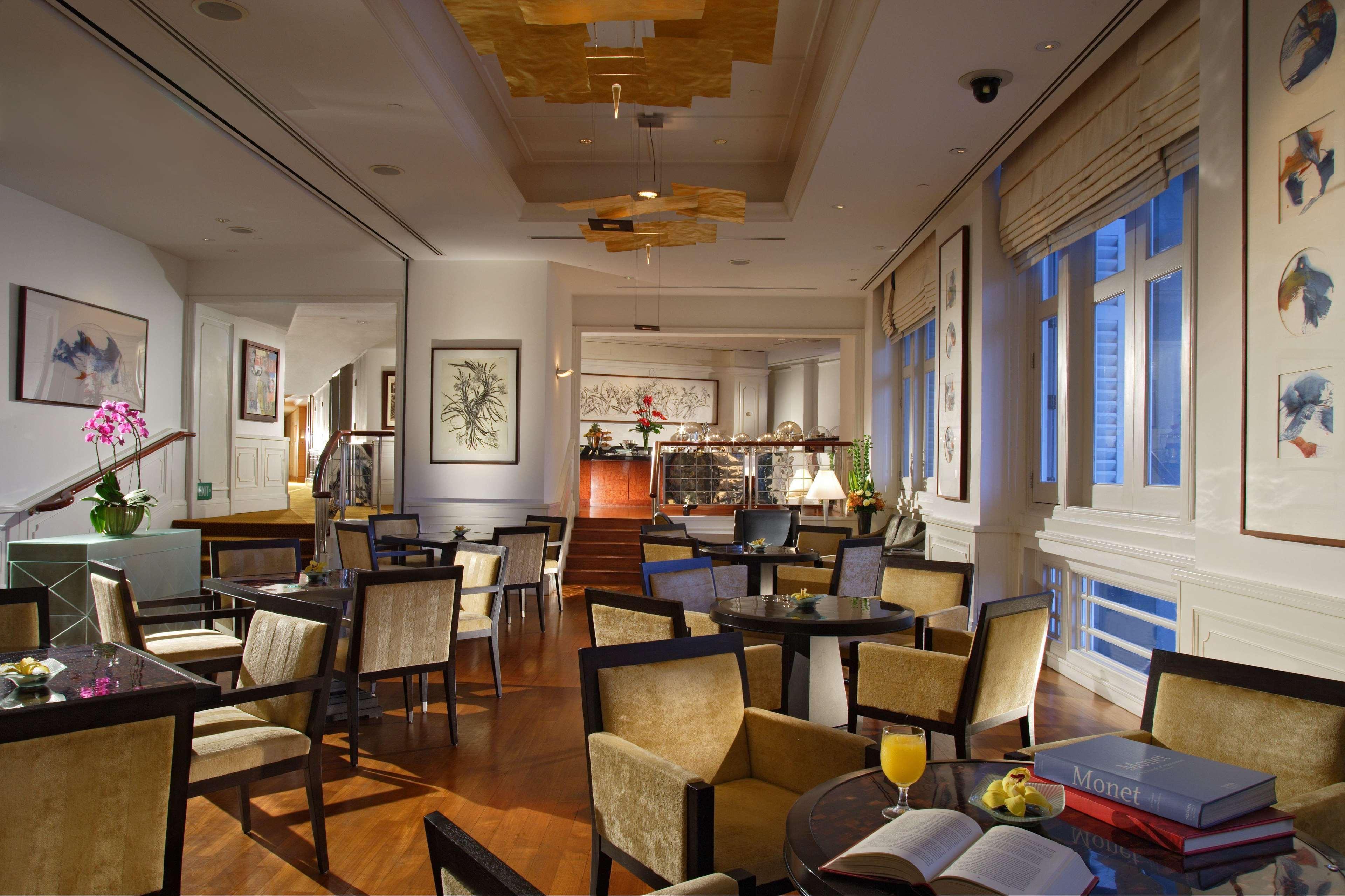 The Fullerton Hotel Szingapúr Beltér fotó The Club at the Four Seasons Hotel, Hong Kong