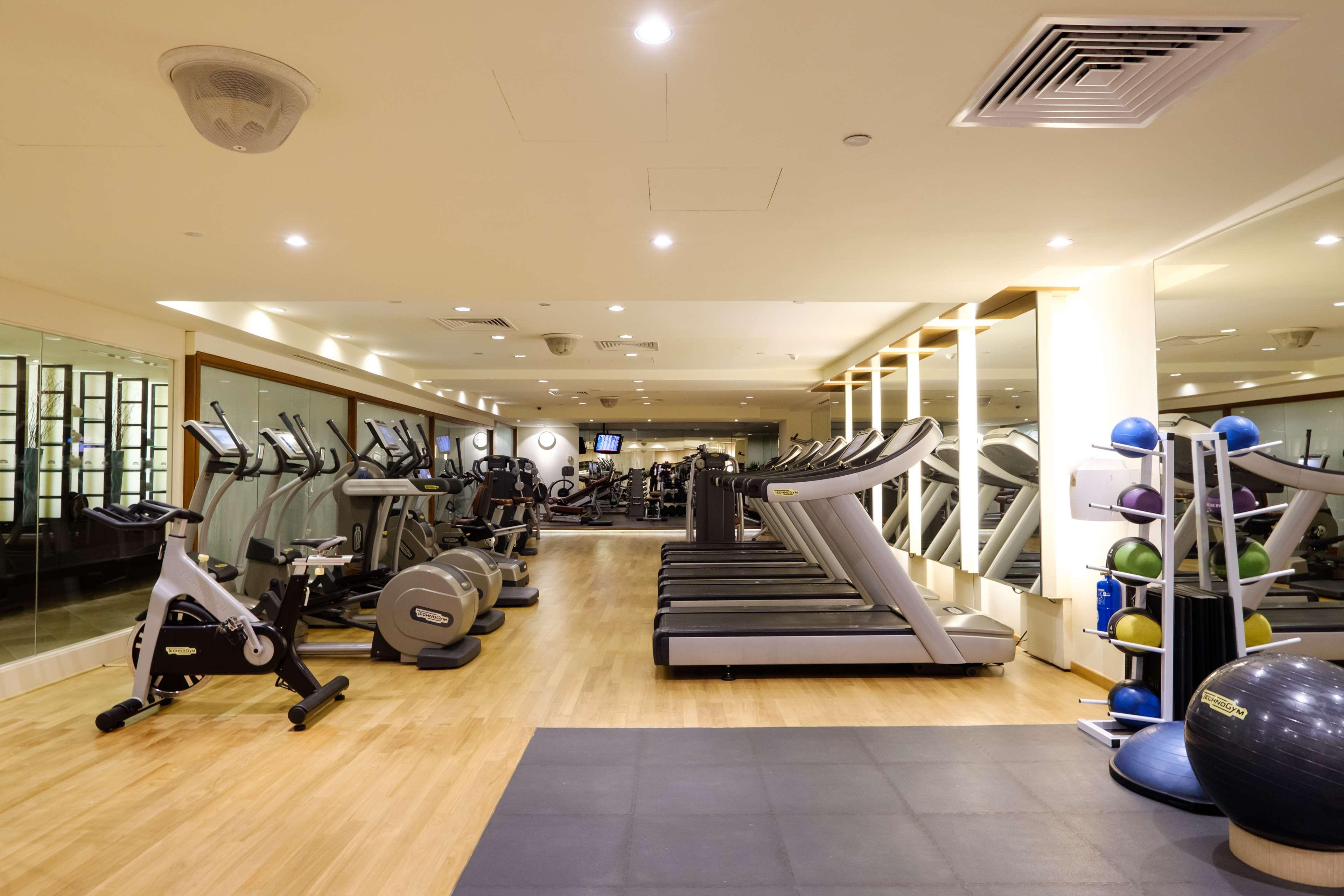 The Fullerton Hotel Szingapúr Kültér fotó The gym at the InterContinental London The O2