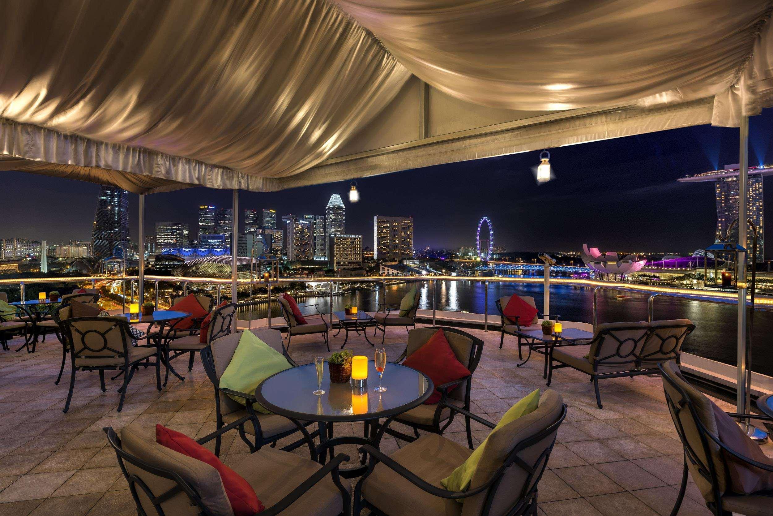The Fullerton Hotel Szingapúr Kültér fotó The Sky Bar